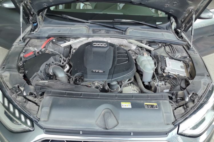 Used Audi A4L 2020 40 TFSI Fashion Dynamic Model Engine Bay