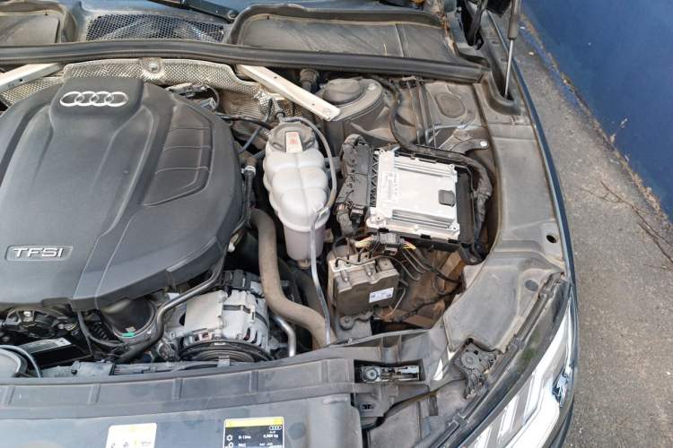 Used Audi A4L 2020 40 TFSI Fashionable and Elegant Model Engine Bay Left