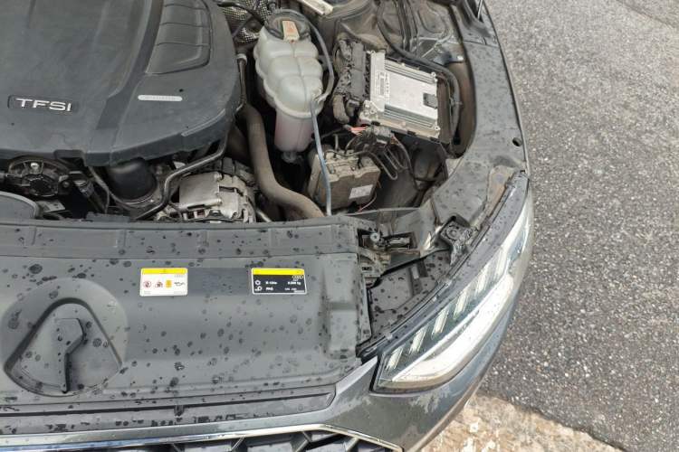 Used Audi A4L 2020 40 TFSI quattro Luxury Dynamic Model Engine Bay Left