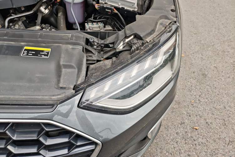 Used Audi A4L 2020 40 TFSI Fashionable and Elegant Model Engine Bay Left