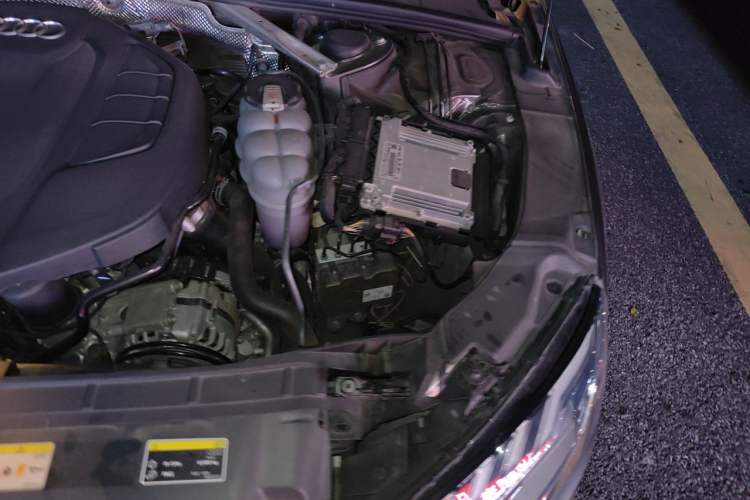 Used Audi A4L 2020 40 TFSI Luxury Dynamic Model Engine Bay Left