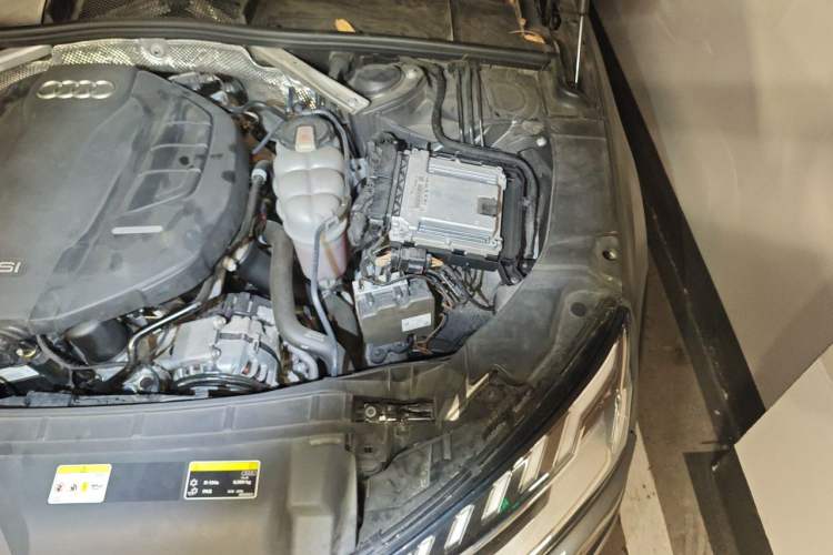 Used Audi A4L 2020 40 TFSI Luxury Dynamic Model Engine Bay Left