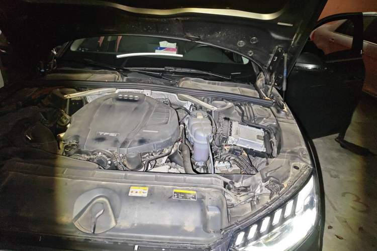 Used Audi A4L 2020 40 TFSI quattro Luxury Dynamic Model Engine Bay Left