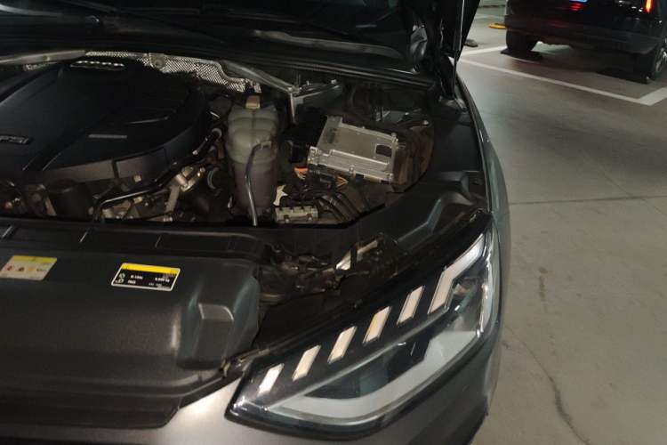 Used Audi A4L 2020 40 TFSI Luxury Dynamic Model Engine Bay Left