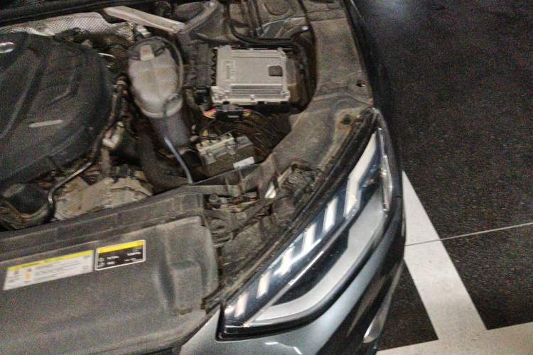 Used Audi A4L 2020 40 TFSI Luxury Dynamic Model Engine Bay Left