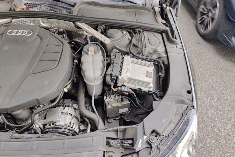 Used Audi A4L 2020 40 TFSI Luxury Dynamic Model Engine Bay Left