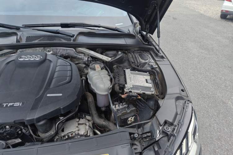 Used Audi A4L 2020 40 TFSI Luxury Dynamic Model Engine Bay Left
