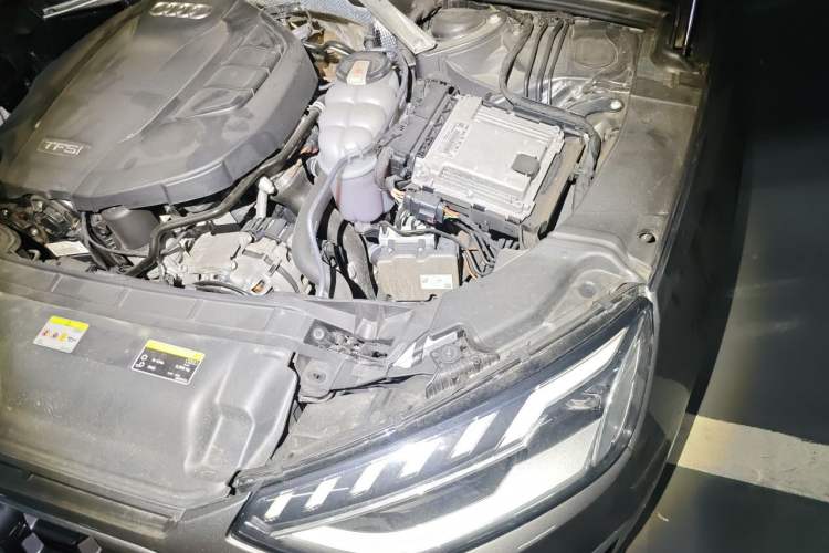 Used Audi A4L 2020 40 TFSI Fashionable and Elegant Model Engine Bay Left