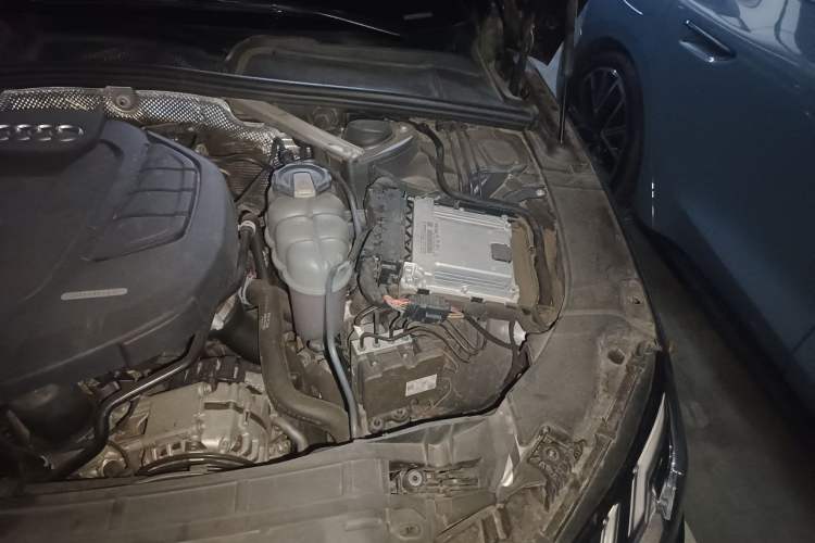 Used Audi A4L 2020 40 TFSI Luxury Dynamic Model Engine Bay Left