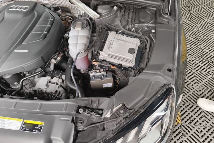 Used Audi A4L 2020 40 TFSI Luxury Dynamic Model Engine Bay Left