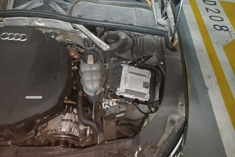 Used Audi A4L 2020 40 TFSI Luxury Dynamic Model Engine Bay Left