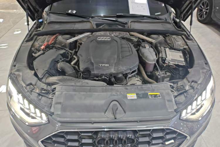 Used Audi A4L 2020 40 TFSI Fashion Dynamic Model Engine Bay
