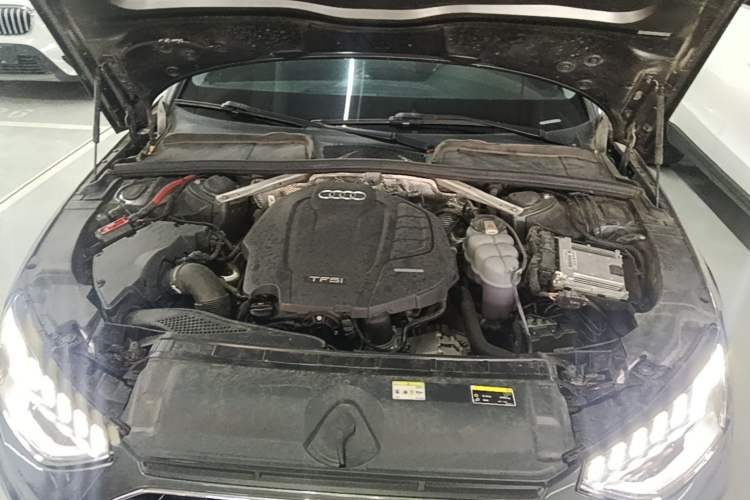 Used Audi A4L 2020 40 TFSI Luxury Dynamic Model Engine Bay