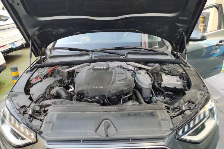 Used Audi A4L 2020 40 TFSI Fashion Dynamic Model Engine Bay