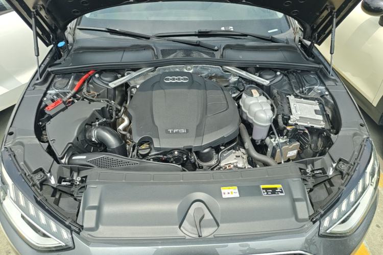 Used Audi A4L 2020 40 TFSI Fashionable and Elegant Model Engine Bay