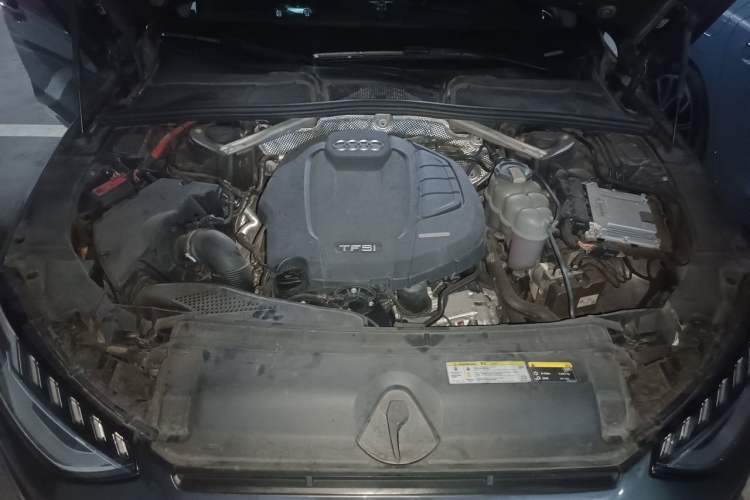 Used Audi A4L 2020 40 TFSI Luxury Dynamic Model Engine Bay