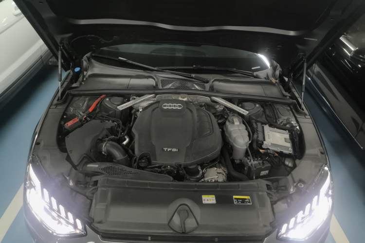 Used Audi A4L 2020 40 TFSI Fashion Dynamic Model Engine Bay
