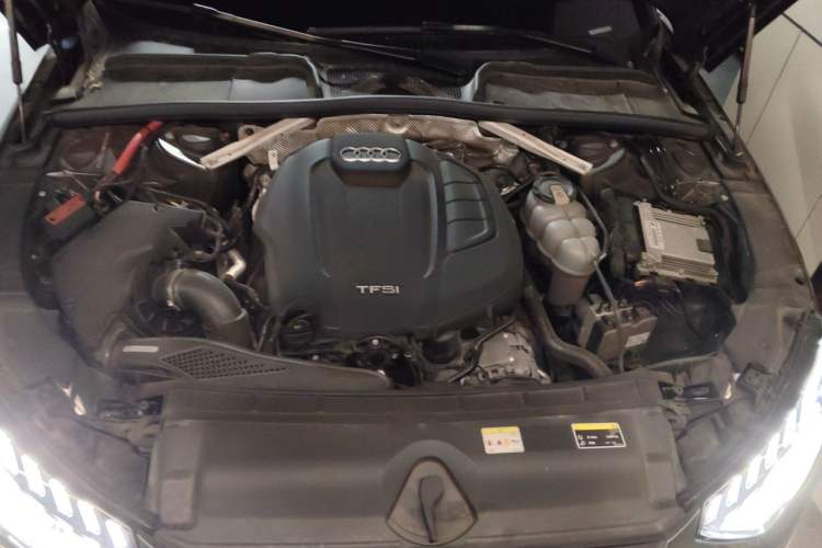 Used Audi A4L 2020 40 TFSI Luxury Dynamic Model Engine Bay