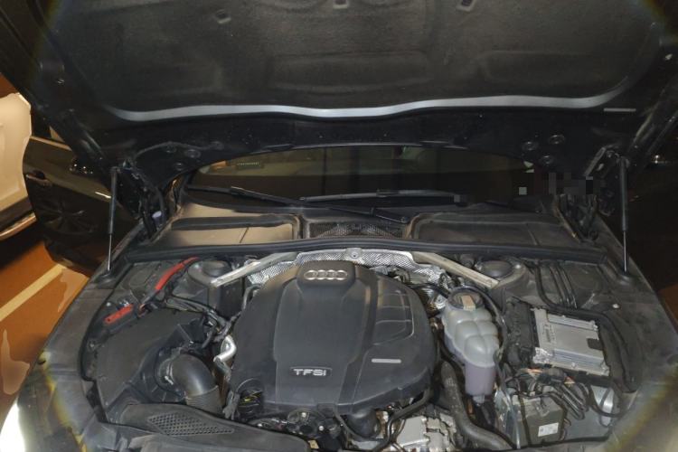 Used Audi A4L 2020 40 TFSI Fashion Dynamic Model Engine Bay