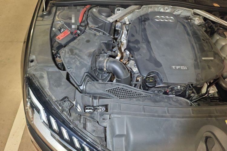 Used Audi A4L 2020 40 TFSI Luxury Dynamic Model Engine Bay Right