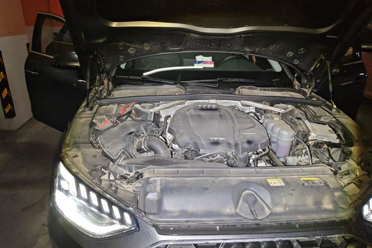 Used Audi A4L 2020 40 TFSI quattro Luxury Dynamic Model Engine Bay Right