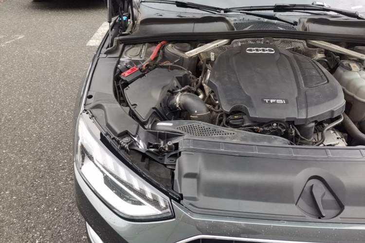 Used Audi A4L 2020 40 TFSI Fashionable and Elegant Model Engine Bay Right