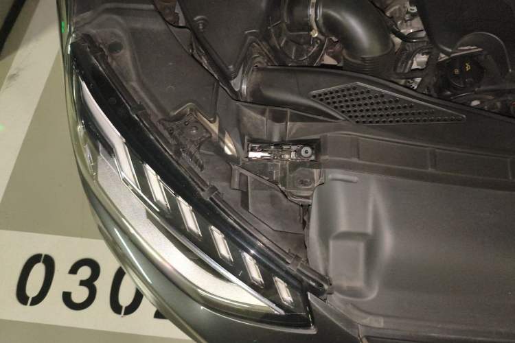 Used Audi A4L 2020 40 TFSI Luxury Dynamic Model Engine Bay Right