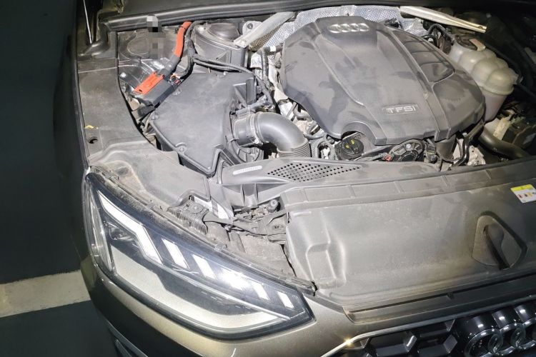 Used Audi A4L 2020 40 TFSI Fashionable and Elegant Model Engine Bay Right