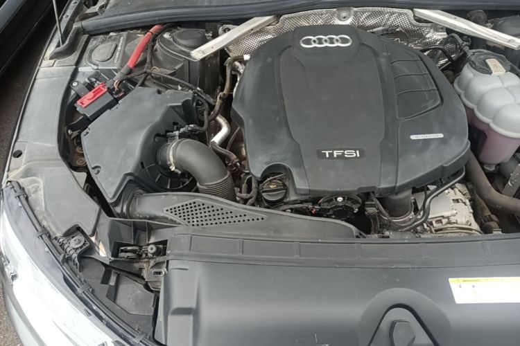 Used Audi A4L 2020 40 TFSI Fashionable and Elegant Model Engine Bay Right