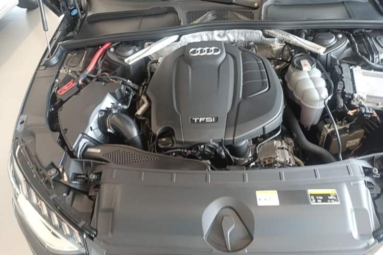Used Audi A4L 2020 40 TFSI Luxury Dynamic Model Engine Bay Right