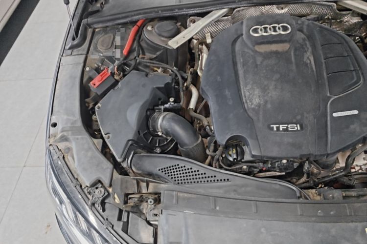 Used Audi A4L 2020 40 TFSI Fashionable and Elegant Model Engine Bay Right
