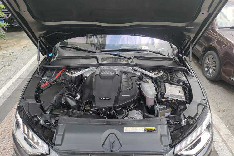 Used Audi A4L 2020 40 TFSI Luxury Dynamic Model Engine Bay