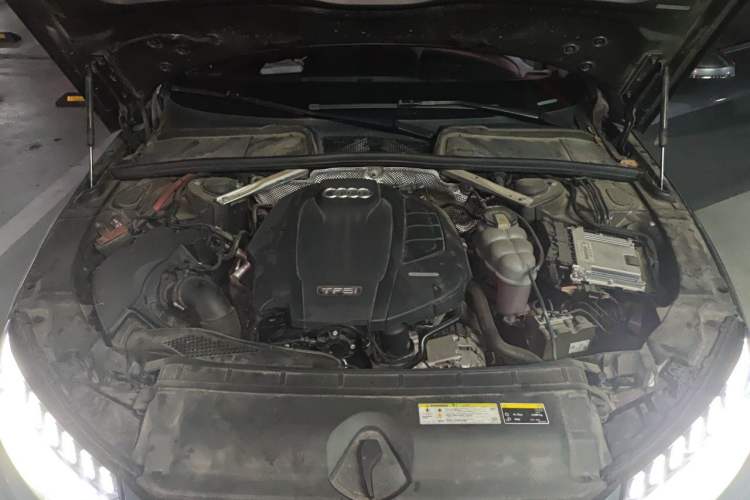 Used Audi A4L 2020 40 TFSI Fashion Dynamic Model Engine Bay