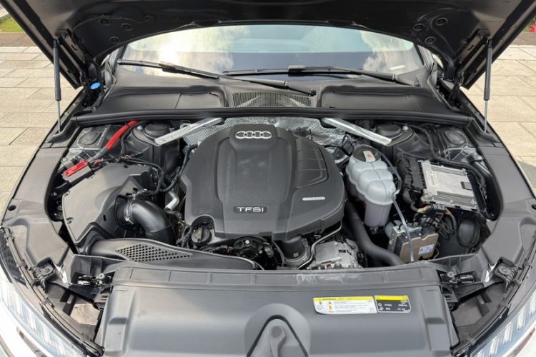 Used Audi A4L 2020 40 TFSI Fashion Dynamic Model Engine Bay