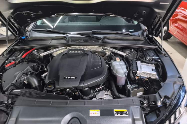Used Audi A4L 2020 40 TFSI Fashion Dynamic Model Engine Bay