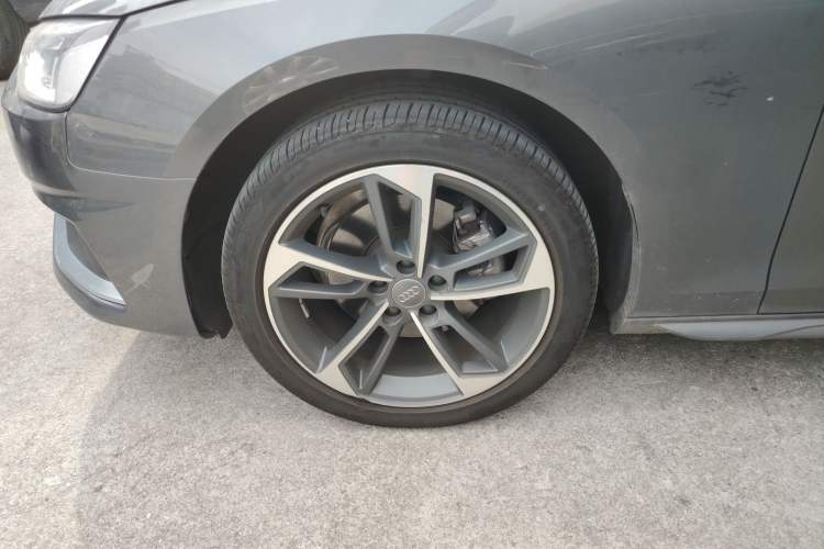Used Audi A4L 2020 40 TFSI Fashionable and Elegant Model Exterior 2