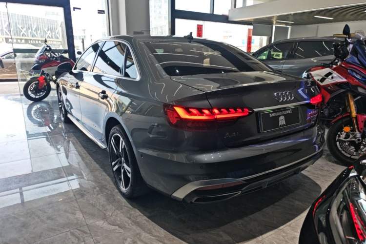 Used Audi A4L 2020 40 TFSI quattro Luxury Dynamic Model Exterior 2