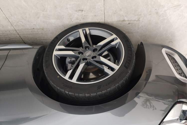 Used Audi A4L 2020 40 TFSI Luxury Dynamic Model Exterior 4