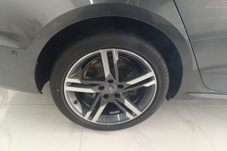 Used Audi A4L 2020 40 TFSI quattro Luxury Dynamic Model Exterior 5