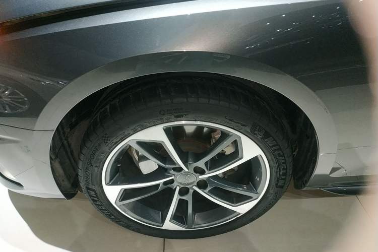 Used Audi A4L 2020 40 TFSI Fashionable and Elegant Model Exterior 7