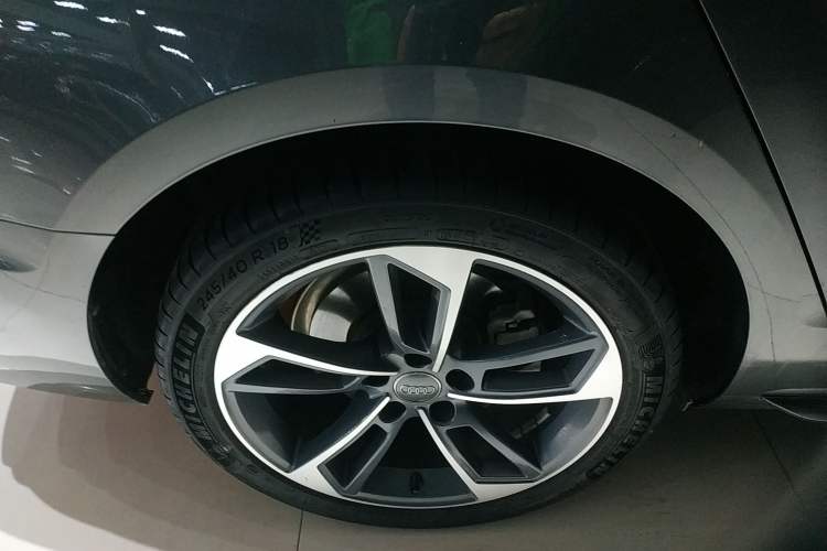 Used Audi A4L 2020 40 TFSI Fashionable and Elegant Model Exterior 8