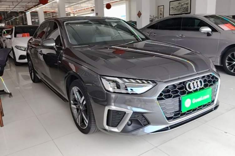 Used Audi A4L 2020 40 TFSI Luxury Dynamic Model Front Right 45 Deg