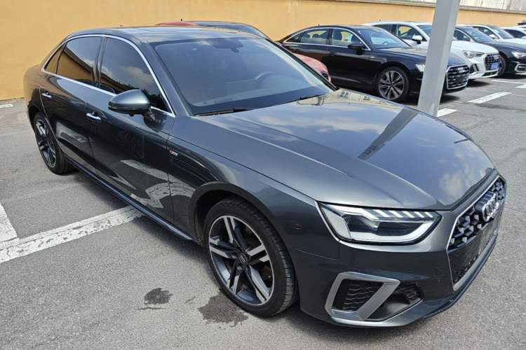 Used Audi A4L 2020 40 TFSI quattro Luxury Dynamic Model Front Right 45 Deg