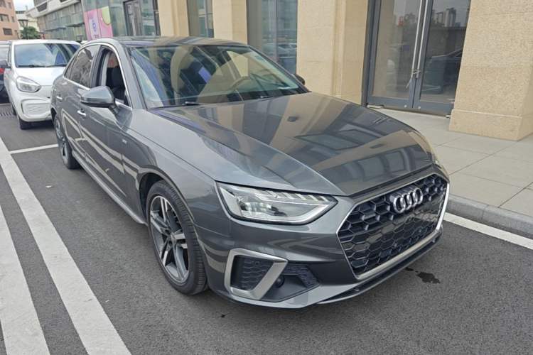 Used Audi A4L 2020 40 TFSI quattro Luxury Dynamic Model Front Right 45 Deg