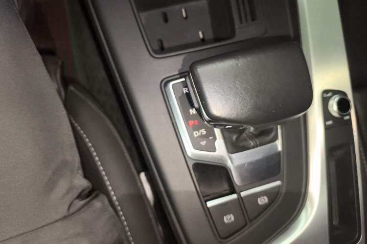 Used Audi A4L 2020 40 TFSI Fashion Dynamic Model Gear Lever