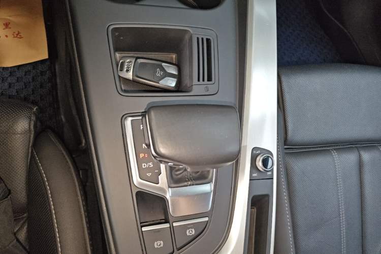 Used Audi A4L 2020 40 TFSI Fashion Dynamic Model Gear Lever