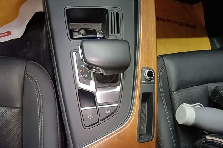 Used Audi A4L 2020 40 TFSI Luxury Prestige Edition Gear Lever
