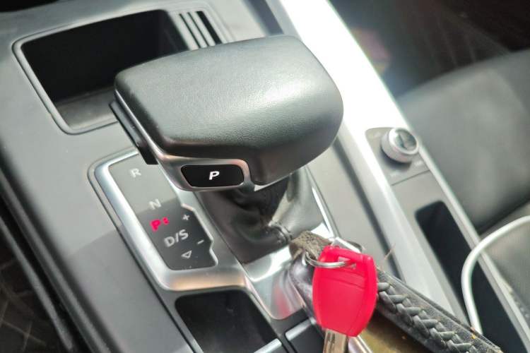 Used Audi A4L 2020 40 TFSI quattro Luxury Dynamic Model Gear Lever