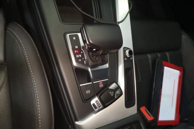 Used Audi A4L 2020 40 TFSI Fashion Dynamic Model Gear Lever