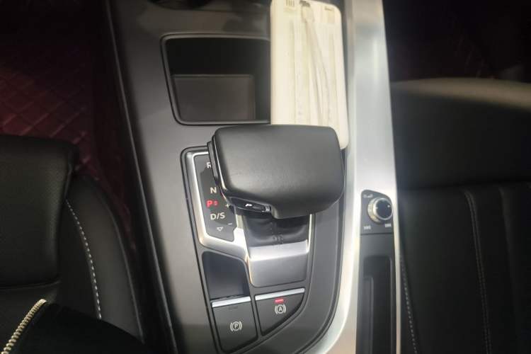 Used Audi A4L 2020 40 TFSI Fashion Dynamic Model Gear Lever